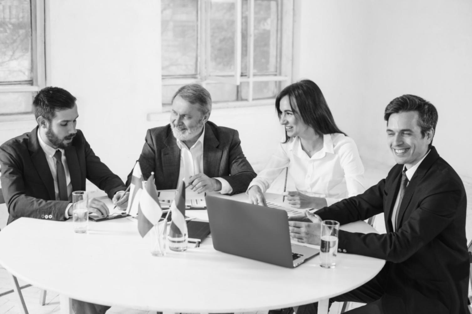Groupe de participants lors d'un atelier pratique de gestion budgétaire